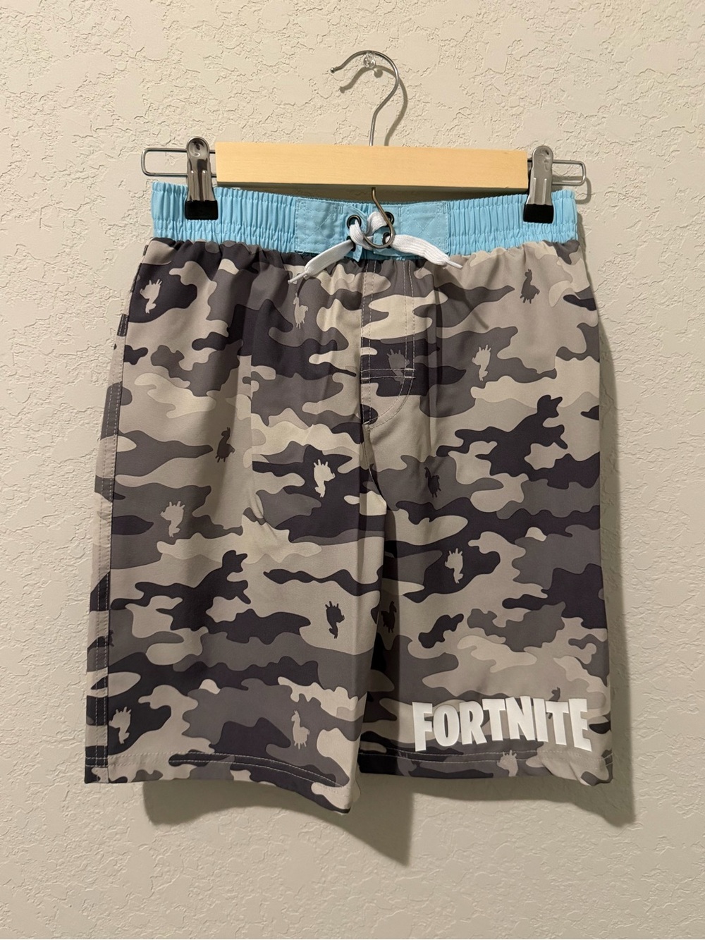 Fortnite Boys Gray Camo Swim Trunks Mesh Lined Size L 10-12 (Tag Cut)